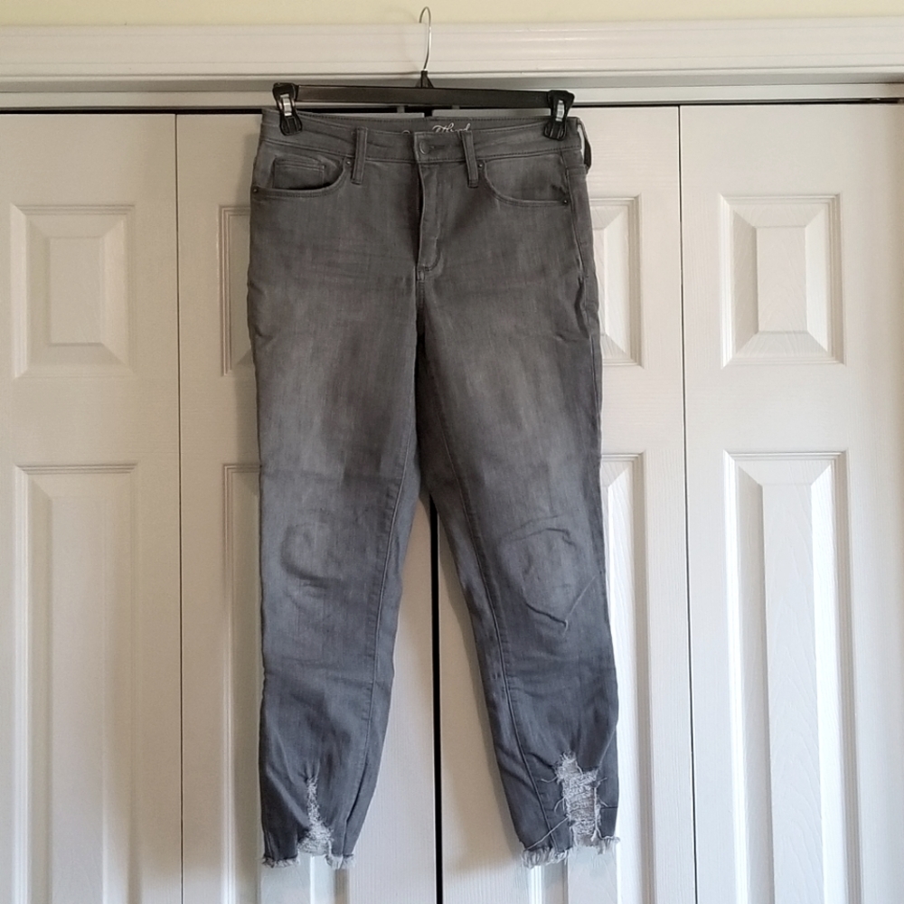 Universal Thread Jeans